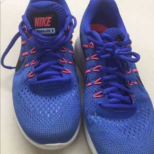 Women’s Nike athletic shoes